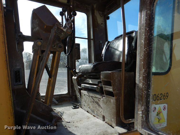 image for item DJ2257 1990 Caterpillar 12G  motor grader