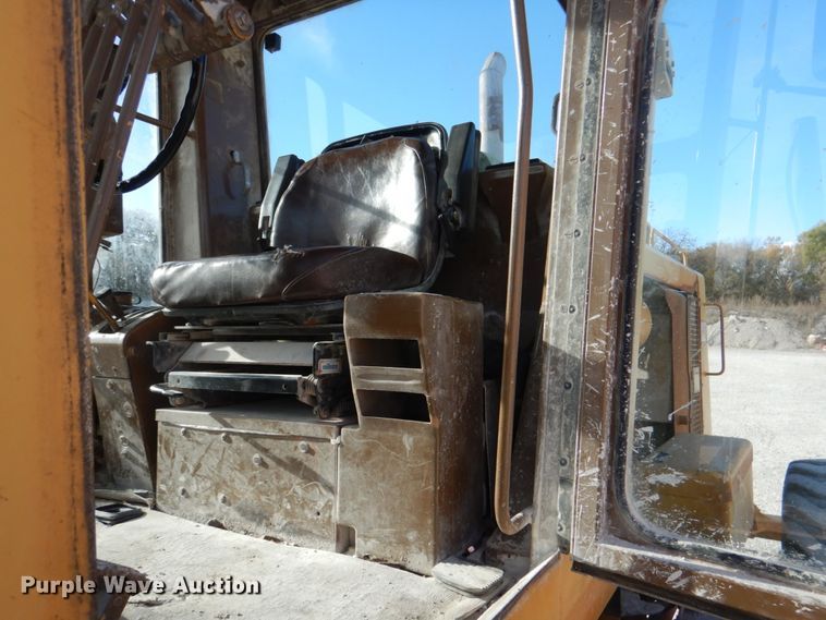 image for item DJ2257 1990 Caterpillar 12G  motor grader