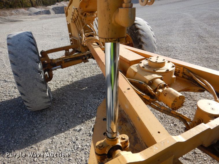 image for item DJ2257 1990 Caterpillar 12G  motor grader