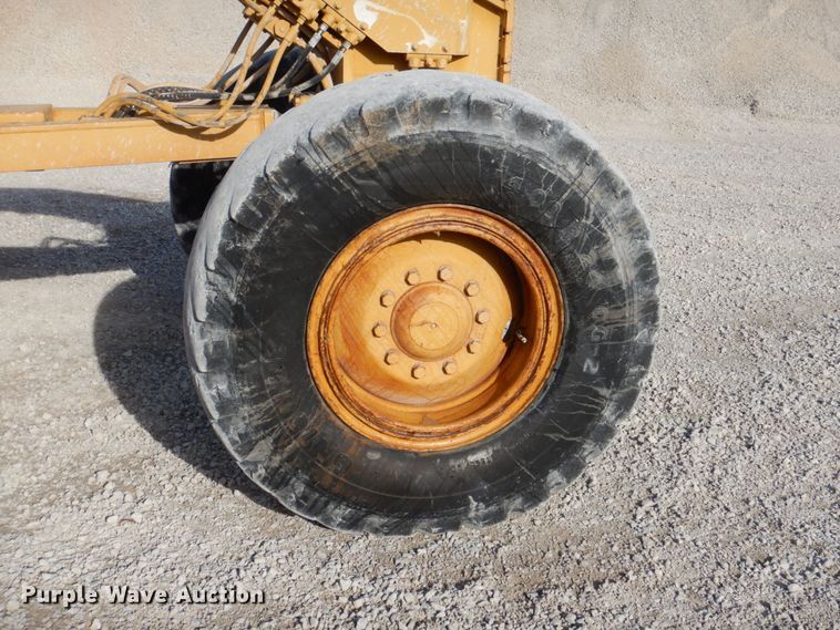 image for item DJ2257 1990 Caterpillar 12G  motor grader