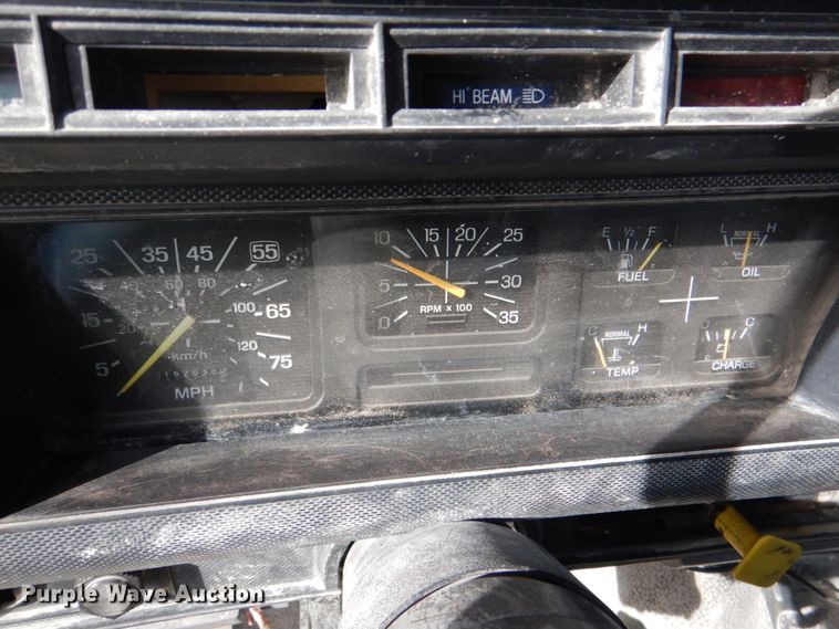 image for item DJ2258 1999 Ford F800  utility truck with crane