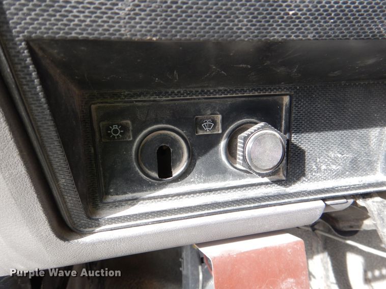 image for item DJ2258 1999 Ford F800  utility truck with crane