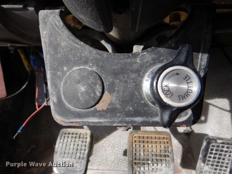 image for item DJ2258 1999 Ford F800  utility truck with crane