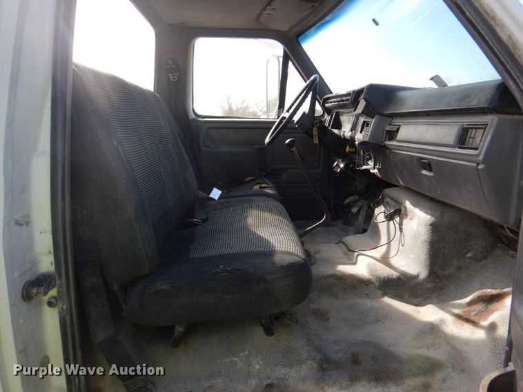 image for item DJ2258 1999 Ford F800  utility truck with crane