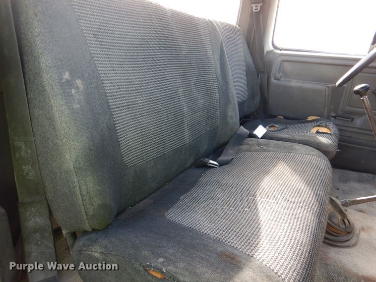 image for item DJ2258 1999 Ford F800  utility truck with crane