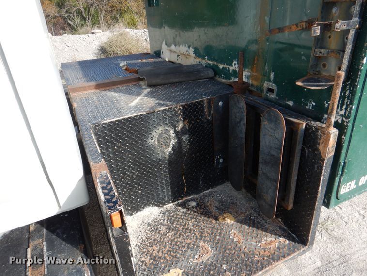 image for item DJ2258 1999 Ford F800  utility truck with crane