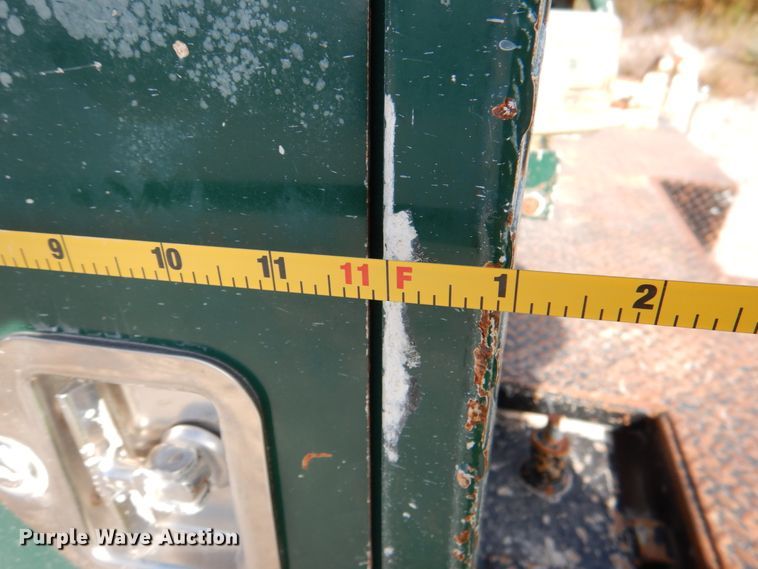 image for item DJ2258 1999 Ford F800  utility truck with crane