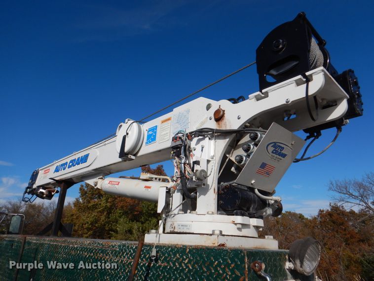 image for item DJ2258 1999 Ford F800  utility truck with crane