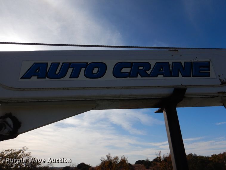 image for item DJ2258 1999 Ford F800  utility truck with crane