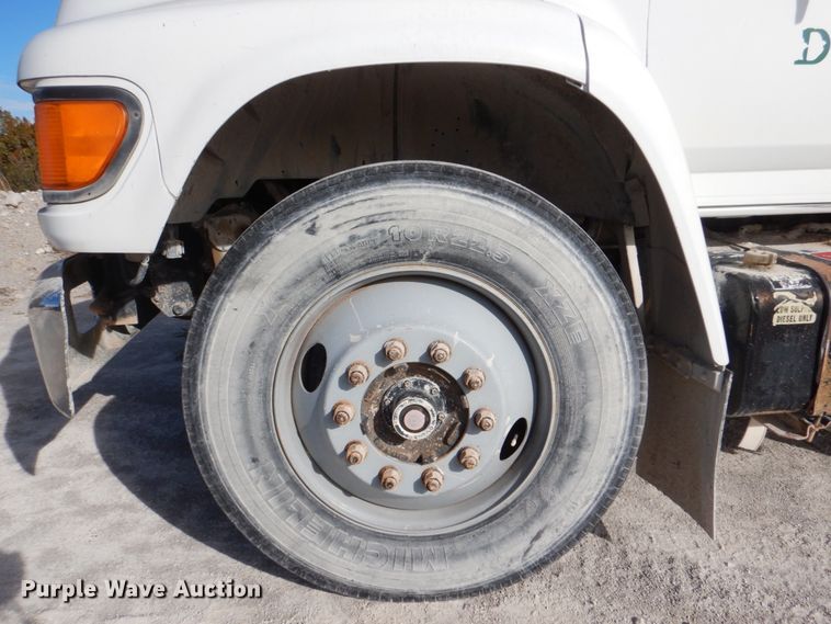 image for item DJ2258 1999 Ford F800  utility truck with crane