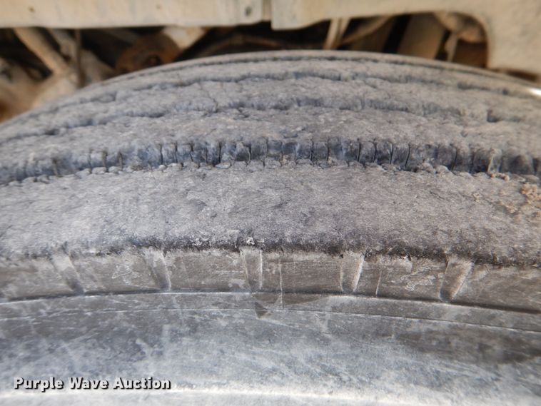 image for item DJ2258 1999 Ford F800  utility truck with crane