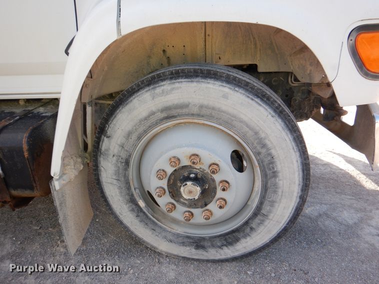 image for item DJ2258 1999 Ford F800  utility truck with crane