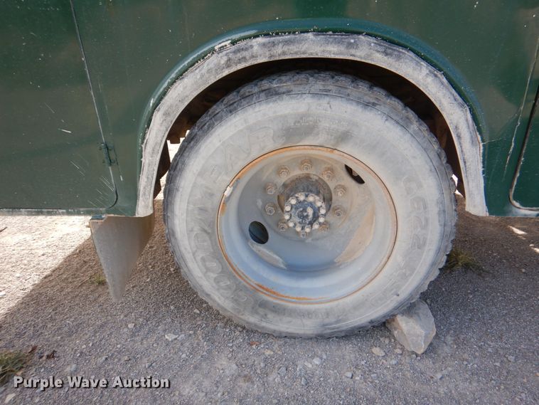 image for item DJ2258 1999 Ford F800  utility truck with crane