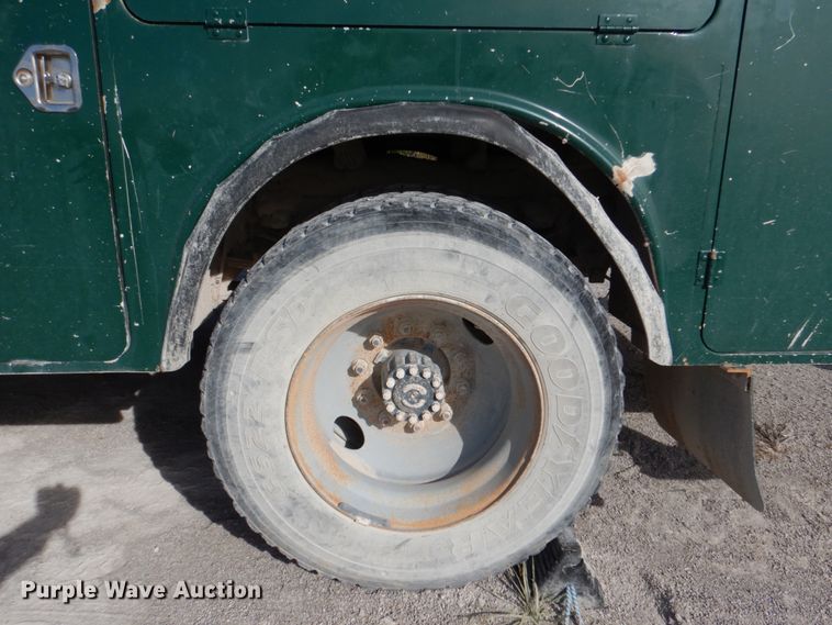 image for item DJ2258 1999 Ford F800  utility truck with crane