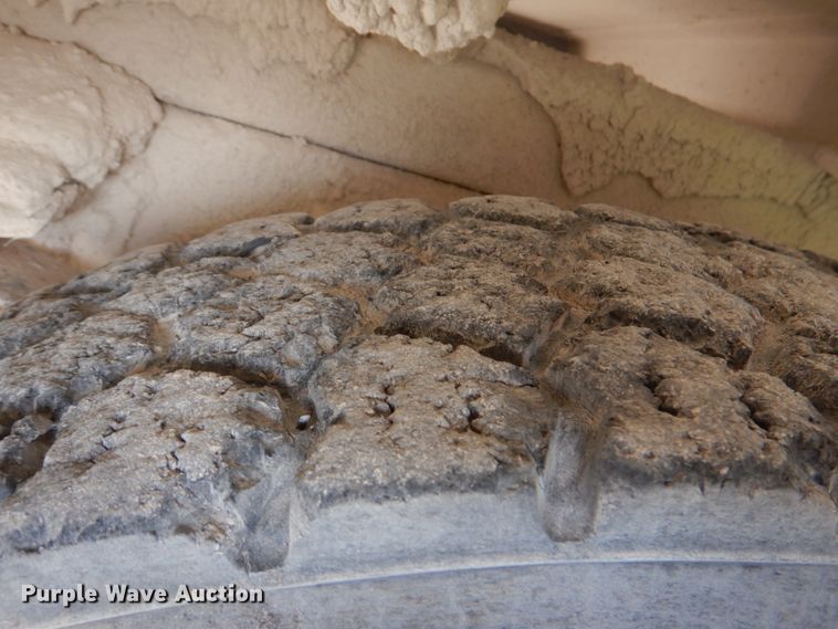 image for item DJ2258 1999 Ford F800  utility truck with crane