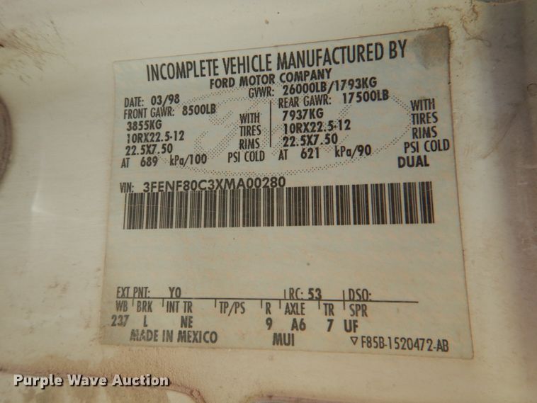 image for item DJ2258 1999 Ford F800  utility truck with crane