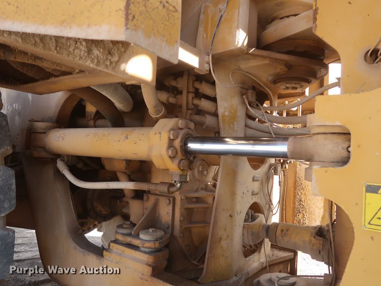 image for item DJ2259 1995 Caterpillar 990 Series II  wheel loader