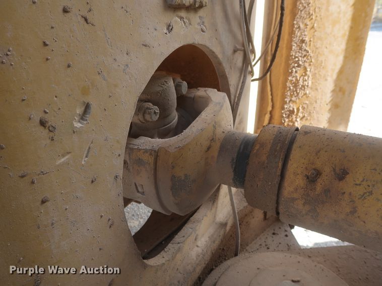 image for item DJ2259 1995 Caterpillar 990 Series II  wheel loader