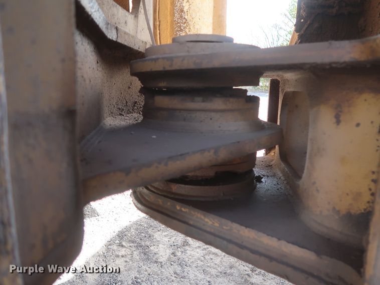 image for item DJ2259 1995 Caterpillar 990 Series II  wheel loader