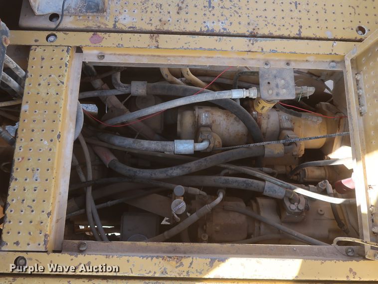 image for item DJ2259 1995 Caterpillar 990 Series II  wheel loader