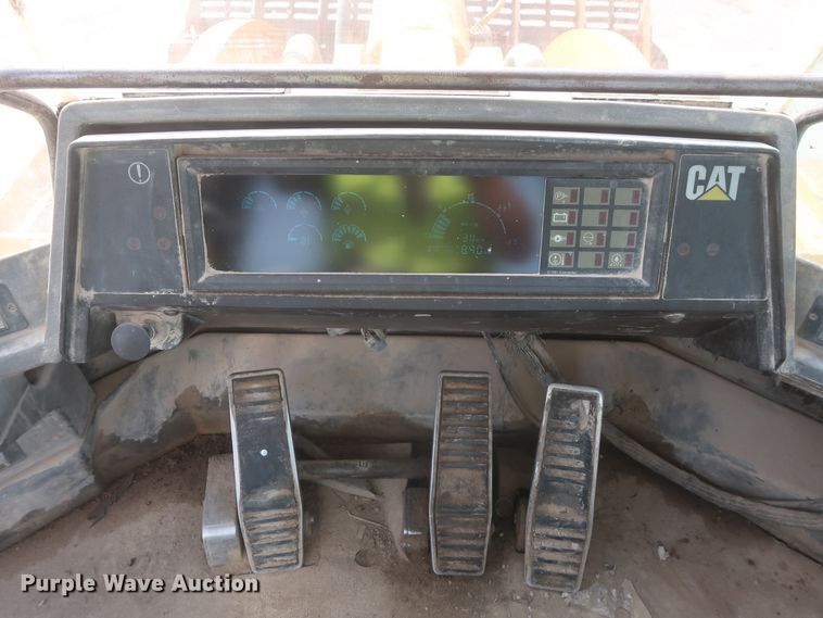 image for item DJ2259 1995 Caterpillar 990 Series II  wheel loader