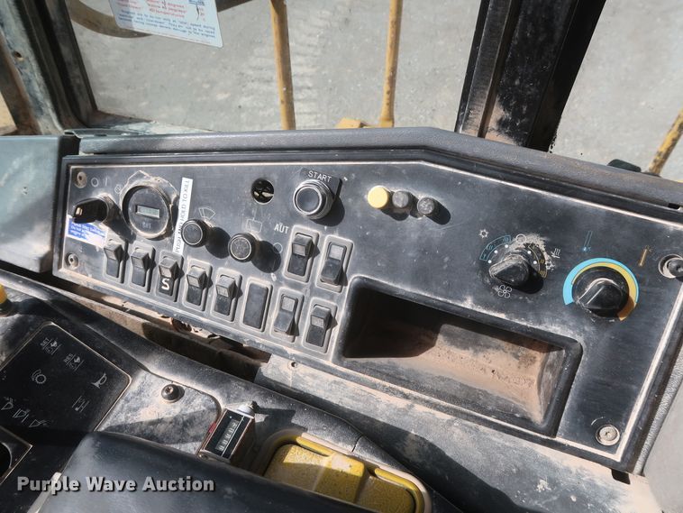 image for item DJ2259 1995 Caterpillar 990 Series II  wheel loader