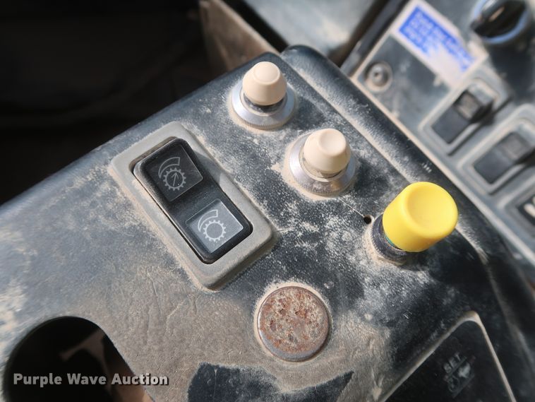 image for item DJ2259 1995 Caterpillar 990 Series II  wheel loader