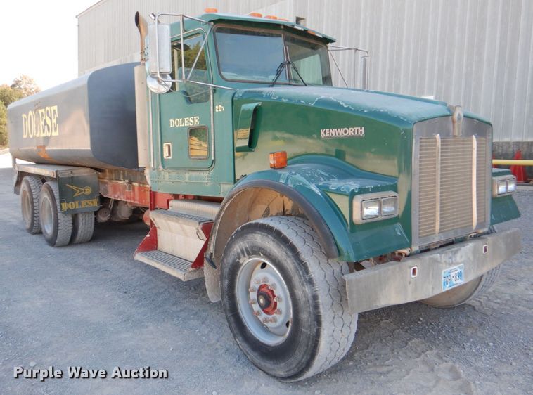 image for item DJ2261 2000 Kenworth W900  water truck