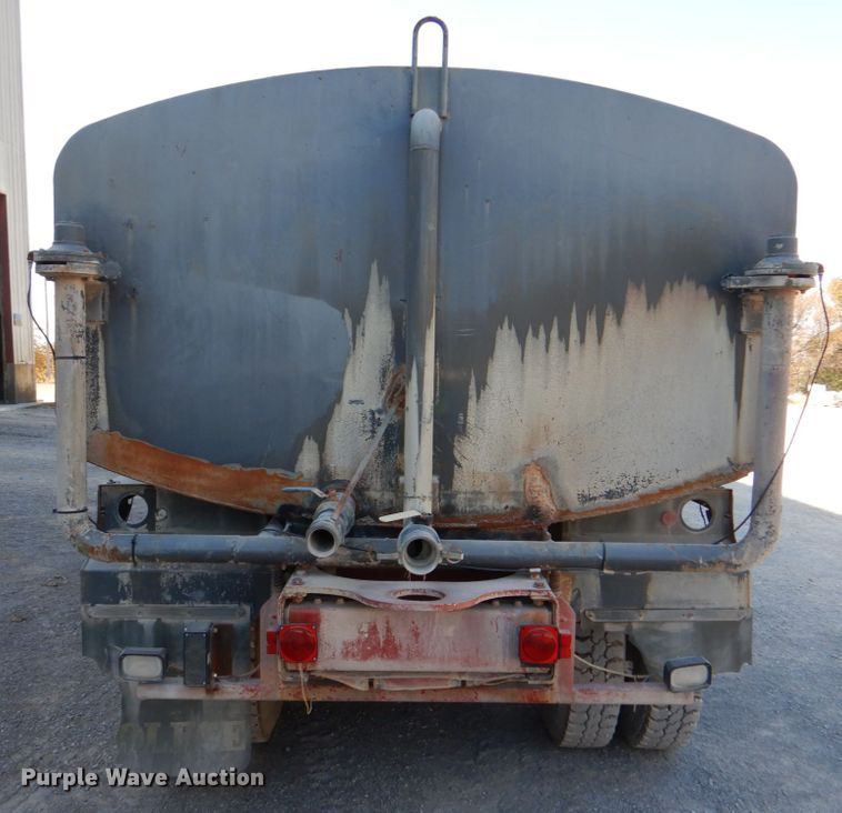 image for item DJ2261 2000 Kenworth W900  water truck