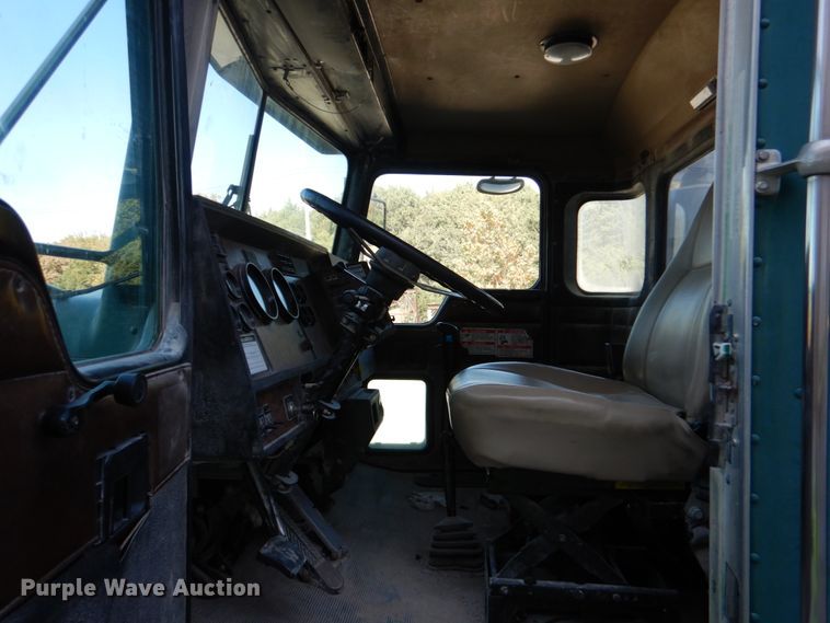 image for item DJ2261 2000 Kenworth W900  water truck