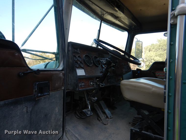 image for item DJ2261 2000 Kenworth W900  water truck