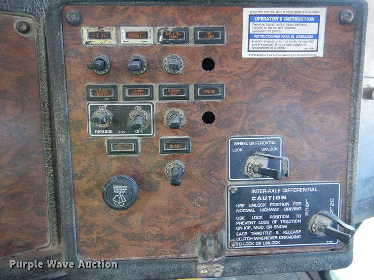 image for item DJ2261 2000 Kenworth W900  water truck