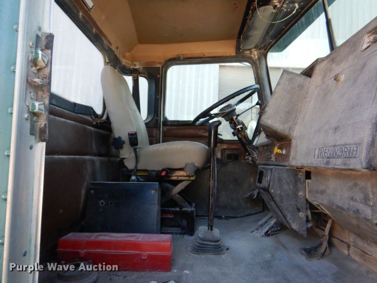 image for item DJ2261 2000 Kenworth W900  water truck