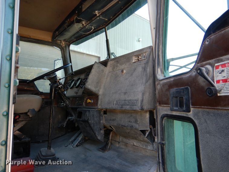 image for item DJ2261 2000 Kenworth W900  water truck