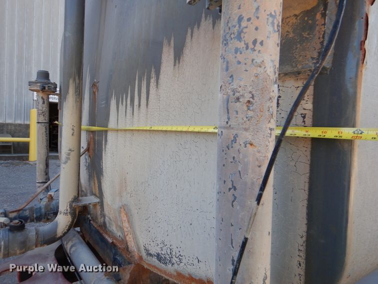 image for item DJ2261 2000 Kenworth W900  water truck