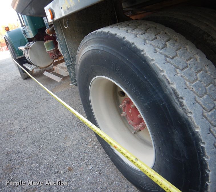 image for item DJ2261 2000 Kenworth W900  water truck