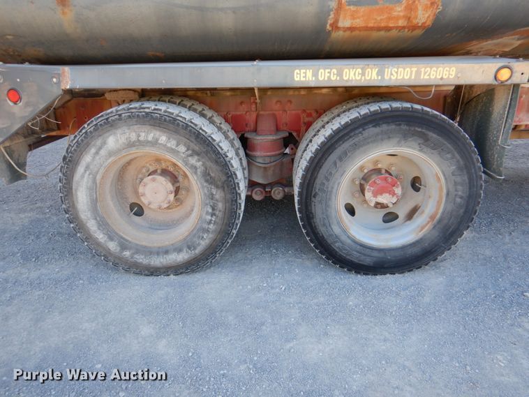 image for item DJ2261 2000 Kenworth W900  water truck