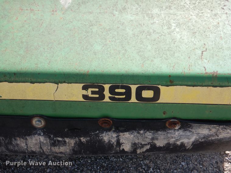 image for item DJ2262 John Deere 390 flail mower