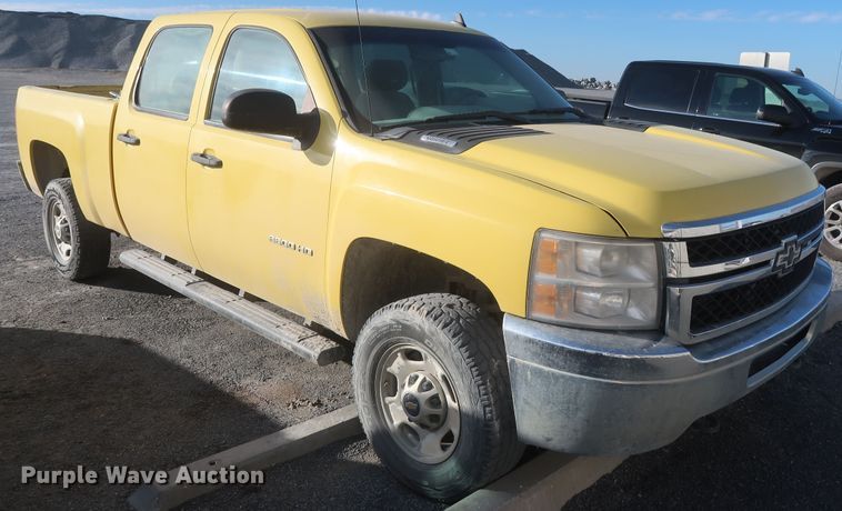 image for item DJ2267 2011 Chevrolet Silverado 2500HD  Crew Cab pickup truck