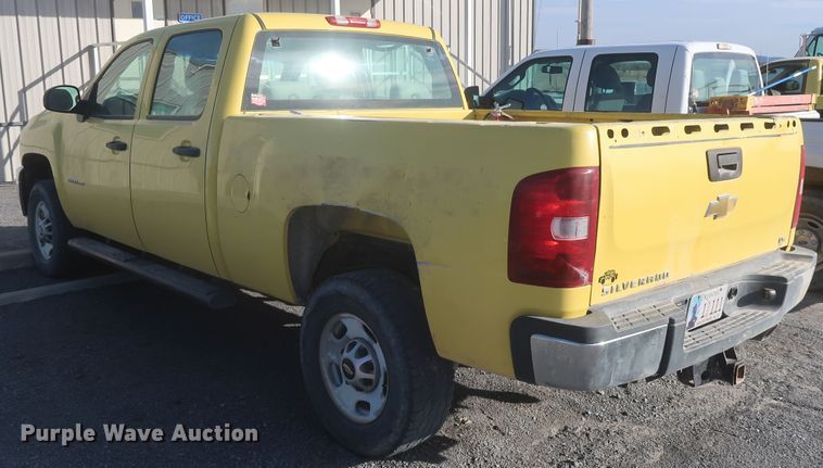 image for item DJ2267 2011 Chevrolet Silverado 2500HD  Crew Cab pickup truck
