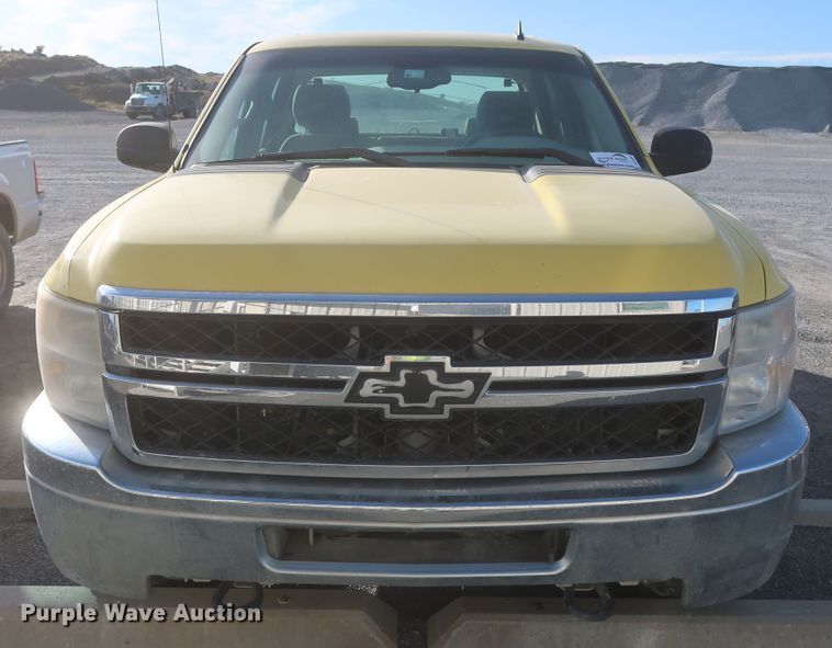 image for item DJ2267 2011 Chevrolet Silverado 2500HD  Crew Cab pickup truck