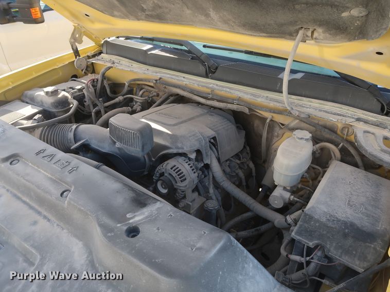 image for item DJ2267 2011 Chevrolet Silverado 2500HD  Crew Cab pickup truck