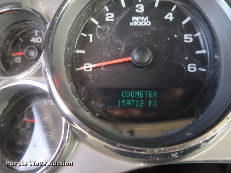 image for item DJ2267 2011 Chevrolet Silverado 2500HD  Crew Cab pickup truck