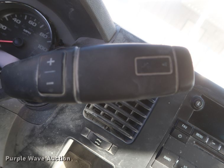 image for item DJ2267 2011 Chevrolet Silverado 2500HD  Crew Cab pickup truck