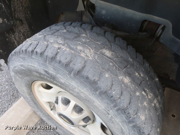 image for item DJ2267 2011 Chevrolet Silverado 2500HD  Crew Cab pickup truck