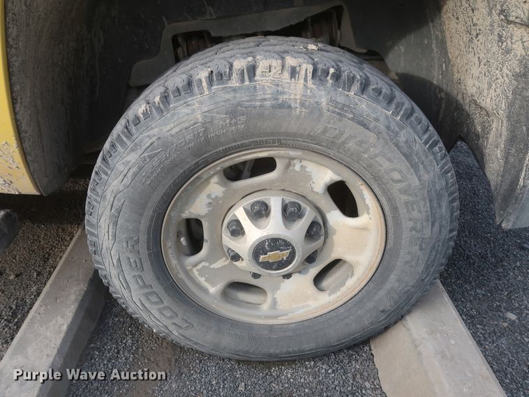 image for item DJ2267 2011 Chevrolet Silverado 2500HD  Crew Cab pickup truck