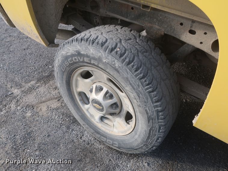 image for item DJ2267 2011 Chevrolet Silverado 2500HD  Crew Cab pickup truck