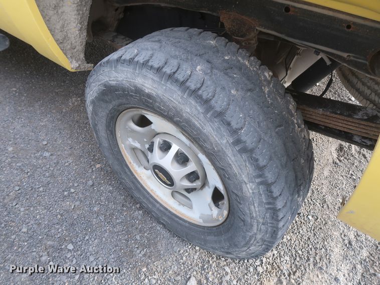 image for item DJ2267 2011 Chevrolet Silverado 2500HD  Crew Cab pickup truck