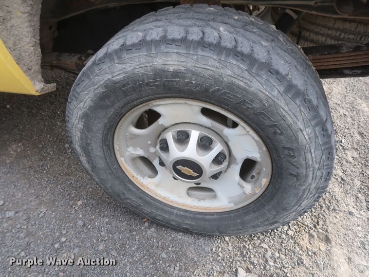 image for item DJ2267 2011 Chevrolet Silverado 2500HD  Crew Cab pickup truck