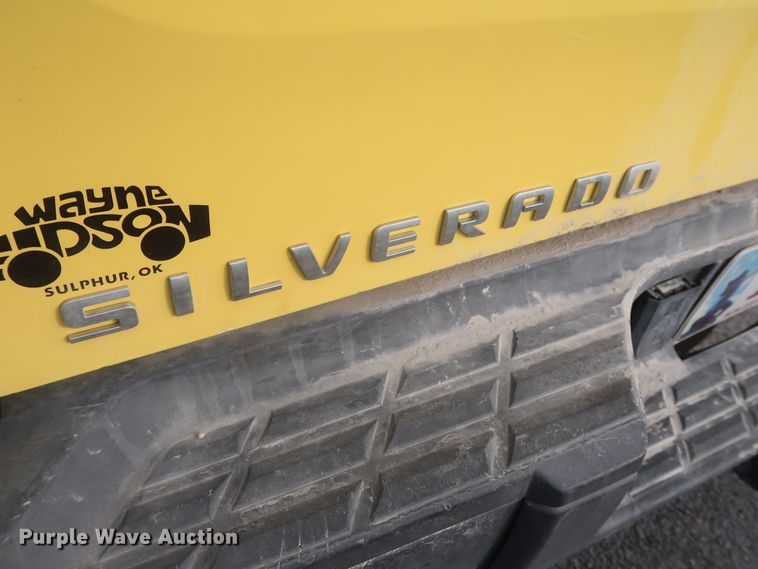 image for item DJ2267 2011 Chevrolet Silverado 2500HD  Crew Cab pickup truck